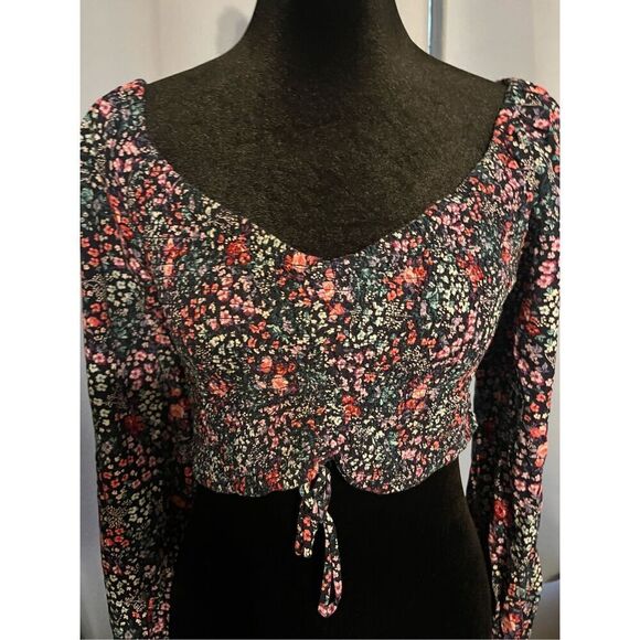 Aeropostale floral smocked crops top size large ￼￼ - Picture 2 of 12